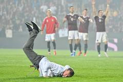 Kouč Vrba spěchal k šarvátce, pak zase metal své kotouly. A Sparta vyválčila postup