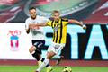 fotbal, Evropská liga 2020/2021, předkolo, AGF Aarhus - FC Honka, Casper Höjer Nielsen (vlevo)