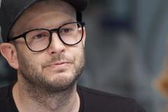 Grafik TMBK draží digitální burger: Je frajeřina, když něco máte a zároveň nemáte