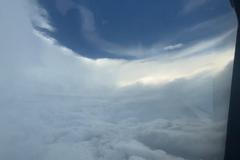 Jak vypadalo oko hurikánu Ida? Pilot natočil masivní mraky kolem středu ničivé bouře