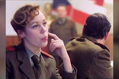 Tankový prapor: Způsob ověřování velikosti prsou už by dnes režisérovi neprošel