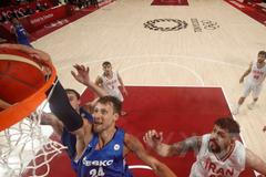 Jan Veselý v zápase Česko - Írán na OH 2020