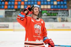 David Krejčí se raduje z výhry nad Plzní v 3. kole hokejové extraligy 2021/22