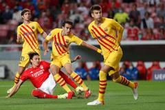 fotbal, Liga mistrů 2021/2022, Champions League - Group E - Benfica v FC Barcelona, Darwin Núňez střílí gól