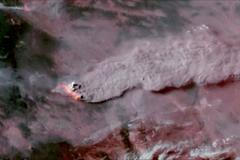 Satelitní záběry největšího požáru v USA. Živel ničí Oregon a posouvá se na sever a východ