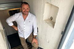 Francouz předělal vojenský bunkr na hotelový apartmán