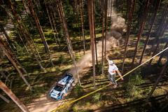 Provazochodec Jaan Roose a Teemu Suninen, Ford na trati Estonské rallye 2021