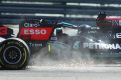 Kolize Maxe Verstappena a Lewise Hamiltona v prvním kole VC Británie 2021