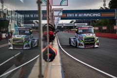 Piloti Buggyry Adam Lacko v závodě ME v Zolderu