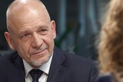 Jak probíhala evakuace? Zahladili diplomaté stopy? Velvyslanec Baloun v DVTV