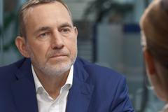 Čeká nás pár těžkých let, ale i Češi elektroauta ocení. Martin Jahn hostem DVTV