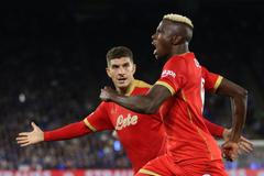 Giovanni di Lorenzo a Victor Osimhen z SSC  Neapol slaví