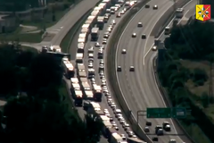 "Vyhýbejte se Praze." Policie natočila dopravní peklo na Jižní spojce