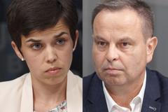 Boj o bič na neplatiče: Smějí se policii, říká Bauer. Nic to nezmění, míní Richterová