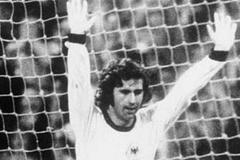 Německý fotbalový útočník Gerd Müller