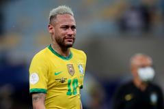 2021 Zklamaný Neymar po prohře s Argentinou ve finále Copy América.f