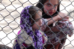 Tálibán se zmocňuje dívek a nutí je k sňatkům, říká afghánská matka na útěku