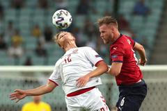 Kasper Dolberg a Tomáš Kalas ve čtvrtfinále Česko - Dánsko na ME 2020