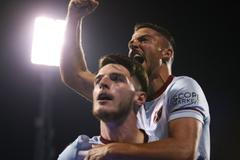 fotbal, Evropská liga 2021/2022, Dinamo Záhřeb - West Ham United, Declan Rice, Pablo Fornals, radost