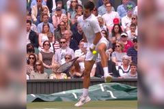 Tohle málem nedopadlo dobře. Djokovič schytal opravdu ošklivou ránu