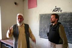 Afghánistán - český rekonstrukční tým opravuje školy