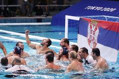 Radost vodních pólistů Srbska po zisku zlatých medailí