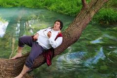 Italský cukrář Nicolas Gentile se rozhodl, že si splní sen a bude žít jako hobit.