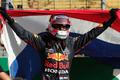 Max Verstappen z Red Bullu slaví triumf ve Velké ceně Nizozemska F1 2021