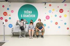 Očkovací centrum bez registrace, očkování, koronavirus, OC Chodov, Hlavní nádráží, Andrej Babiš, lidé, pacient,