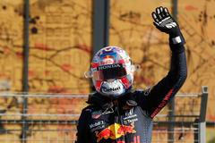 Max Verstappen z Red Bullu slaví triumf v kvalifikaci na VC Nizozemska F1 2021