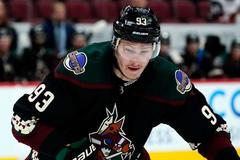 Dmitrij Jaškin v dresu Arizony NHL hokej