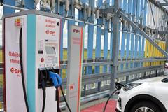 Elektromobil dobíjení