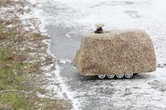 Pozor! Balvan u cesty může být špion. Nápad Rusů nemá obdoby