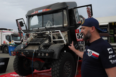 Bivak týmu Fesh Fesh na Rallye Dakar 2022