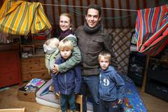 Rodina žijící v jurtě - Kryštof a Šárka Herrmannovi, Soběšín