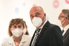 Zdeněk Kabátek, ředitel VZP, Všeobecná zdravotní pojišťovna, při otevření očkovacího centra v OC Chodov 12. 7. 2021