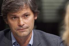 Pravomoci prezidenta má vykonávat prezident, ne trestně stíhaný úředník, říká Hilšer