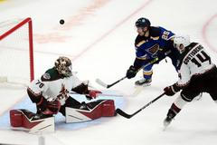 hokej, NHL 2021/2022, St. Louis Blues at Arizona Coyotes, Karel Vejmelka