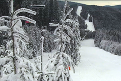 Pohádkové záběry z českých hor. Většina areálů do víkendu rozjede vleky a zahájí sezonu