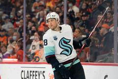 Obránce Seattlu Carson Soucy NHL hokej