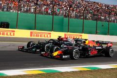 Souboj Maxe Verstappena a Lewise Hamiltona v Sao Paulu