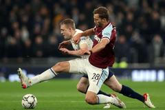 Tomáš Souček a Oliver Skipp