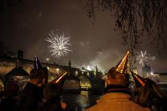 Živě: Nová vláda, staré zmatky. Kdo a jak bude moci slavit Silvestra? Sledujte DVTV