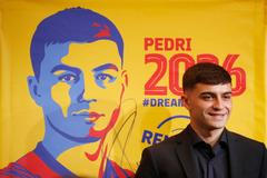 Pedri renews contract with FC Barcelona