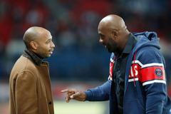 Thierry Henry a Teddy Riner na zápase Paris St Germain vs. Angers