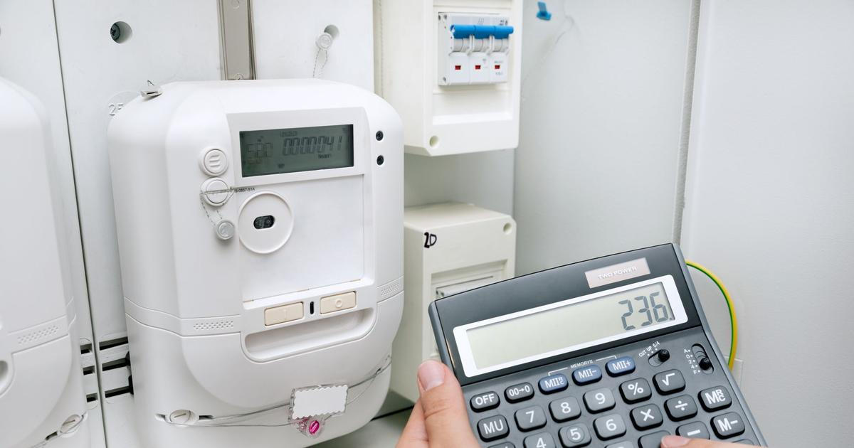 Lidé za elektřinu a plyn zaplatí v příštím roce méně, předpovídají analytici