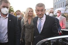 Andrej Babiš přichází do volebního štábu ANO. 9. 10. 2021