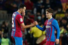 Gavi celebrates a Sergio Busquets