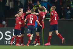 Češi slaví gól v utkání kvalifikace MS ve fotbale Česko - Estonsko