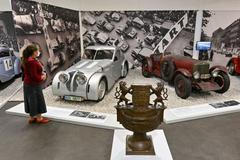 Vavříny s vůní benzínu